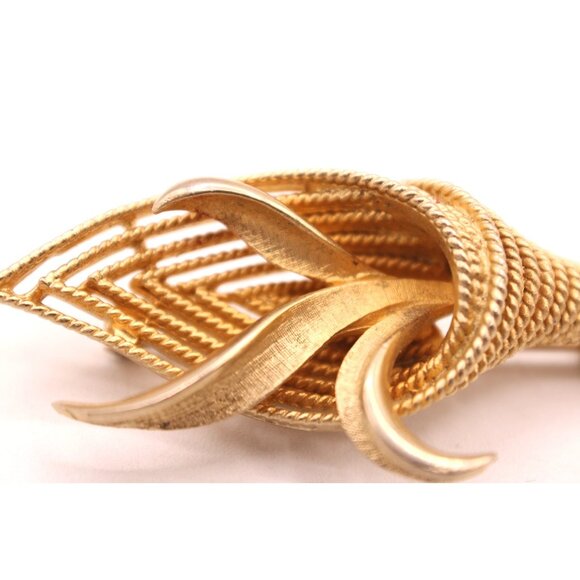 Coro Horn of Plenty Pin Brooch Cornucopia Pegasus Coll MCM Retro Gold Tone Vtg - Picture 3 of 10